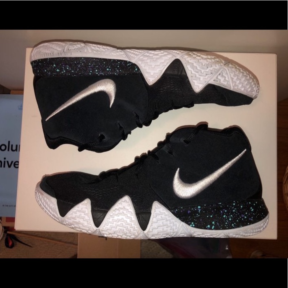 Kyrie irving 4s basketball shoes